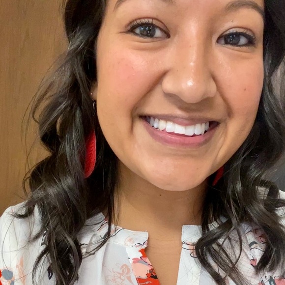 Meet your Posher, Vicky - Picture 2 of 2